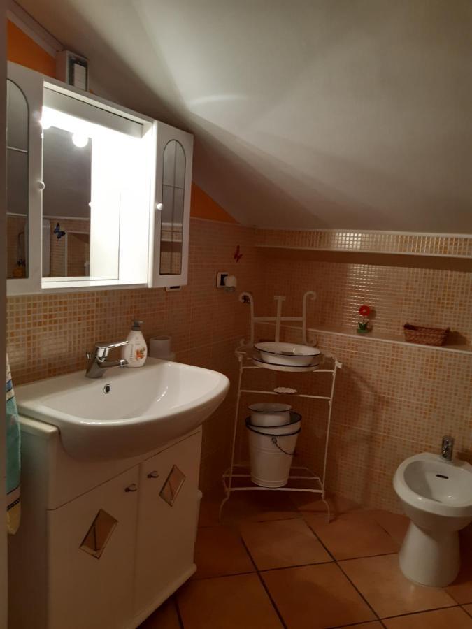 Il Girasole Bed & Breakfast Castelvecchio Calvisio Dış mekan fotoğraf
