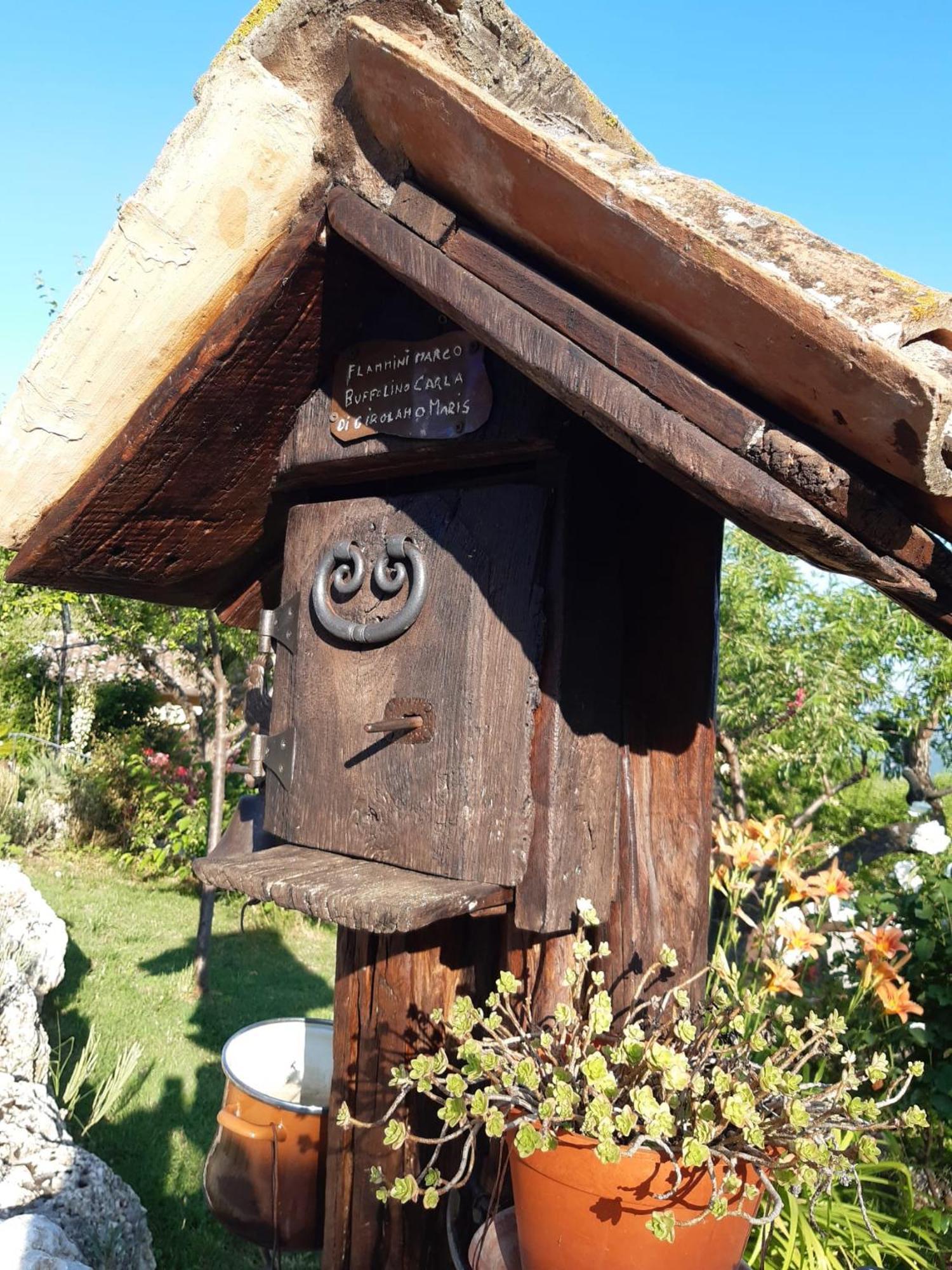Il Girasole Bed & Breakfast Castelvecchio Calvisio Dış mekan fotoğraf