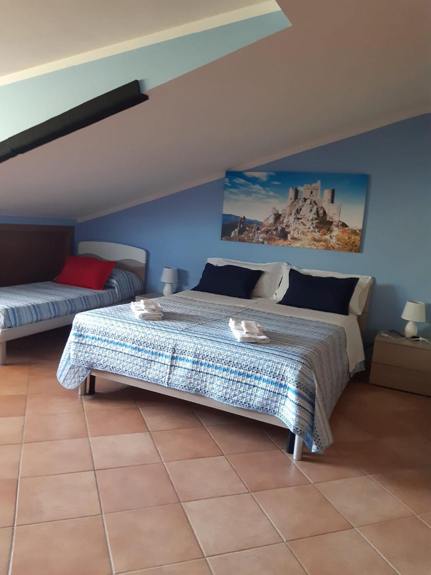 Il Girasole Bed & Breakfast Castelvecchio Calvisio Dış mekan fotoğraf
