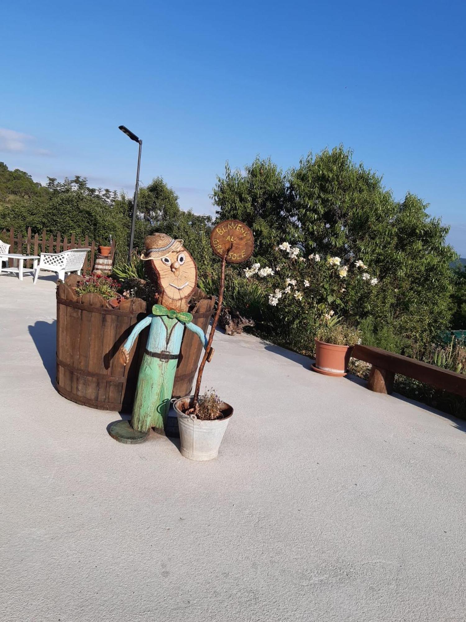 Il Girasole Bed & Breakfast Castelvecchio Calvisio Dış mekan fotoğraf